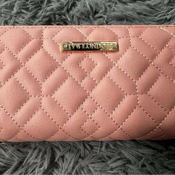 Ivy London Quilted Wallet NWT - Picture 4 of 10